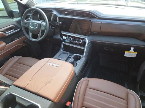 New 2026 GMC Sierra 2500 Denali Ultimate w/ LPO, Black Badging Package image 30