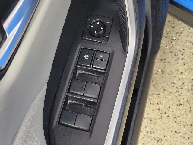 Used 2020 Toyota RAV4 XLE w/ Convenience Package AWD/4WD image 23