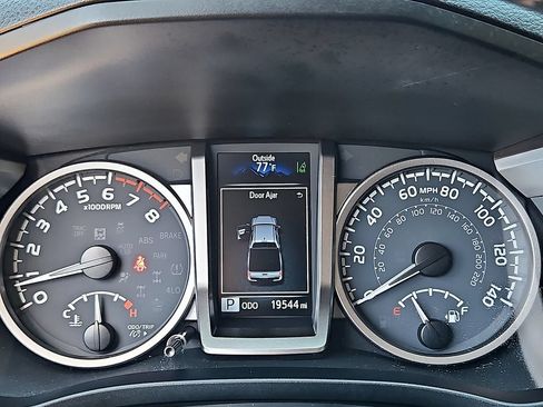 Used 2023 Toyota Tacoma SR5 w/ Black Out Package (TMS) AWD/4WD image 20