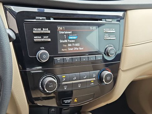 Used 2017 Nissan Rogue S AWD/4WD image 27