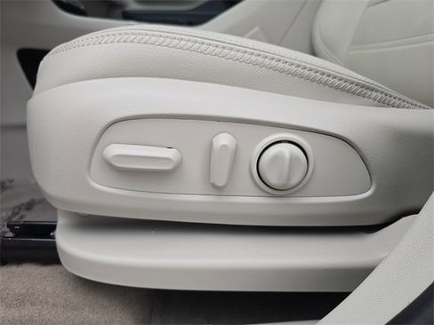 Certified 2024 GMC Terrain Denali w/ Denali Premium Package image 18