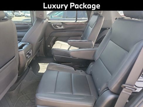 Used 2023 Chevrolet Tahoe Z71 w/ Z71 Off-Road Package AWD/4WD image 9