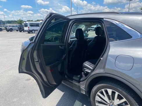 Used 2021 Ford Escape Titanium FWD image 28