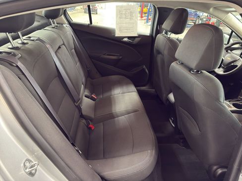 Used 2017 Chevrolet Cruze LT w/ Convenience Package FWD image 10