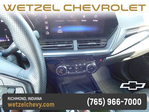 Used 2025 Chevrolet Trax RS w/ Sunroof Package FWD image 33