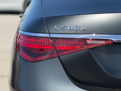 New 2026 Mercedes-Benz S 580e 4MATIC Sedan image 11