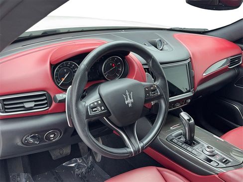 Used 2022 Maserati Levante Modena image 14