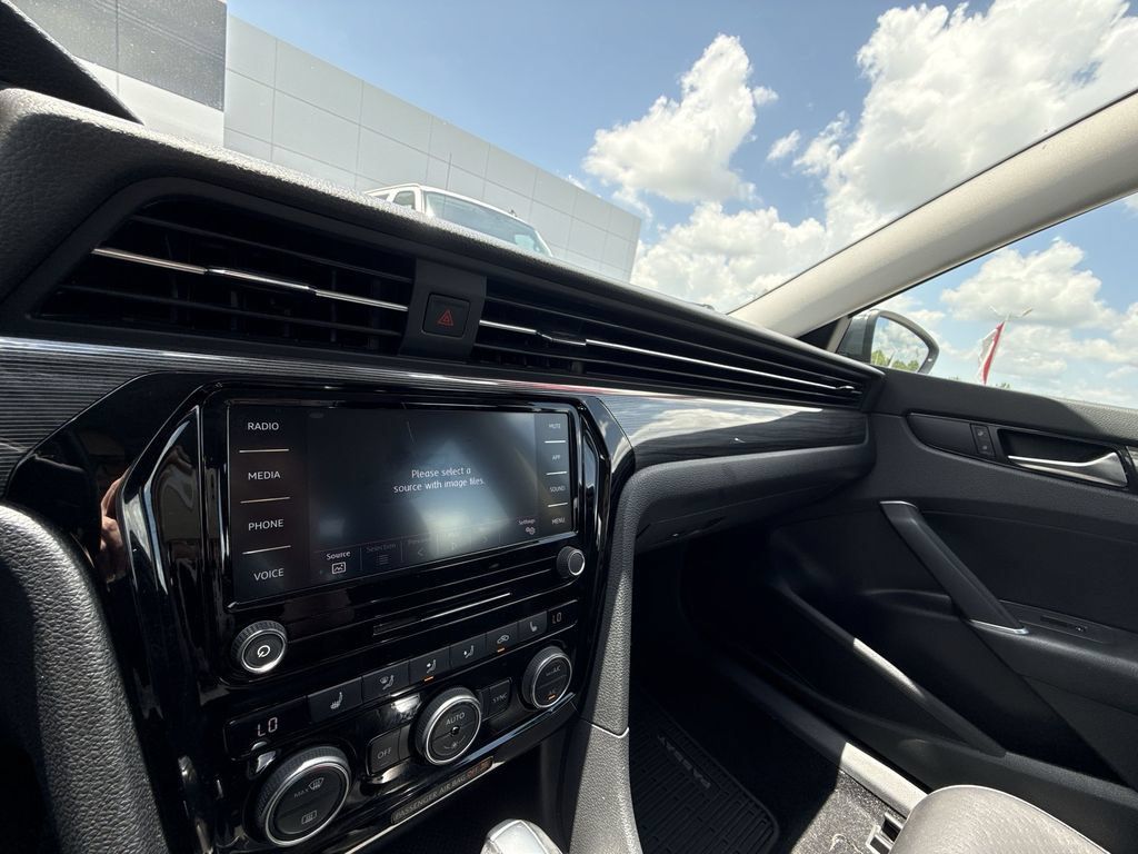 Used 2020 Volkswagen Passat 2.0T R-Line FWD image 20