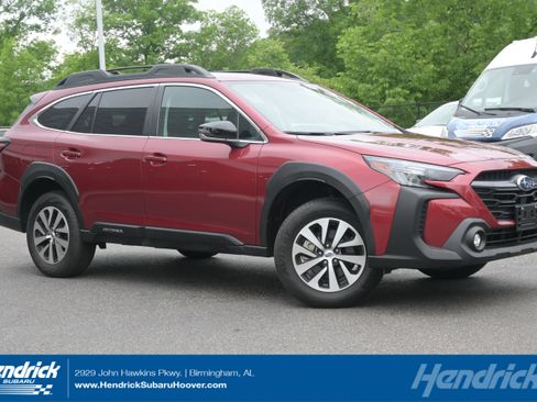 Used 2025 Subaru Outback Premium AWD/4WD image 1