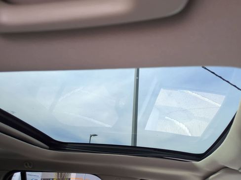 Used 2012 Ford Edge SEL image 21