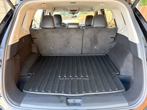 Used 2025 Nissan Rogue SV AWD/4WD image 32