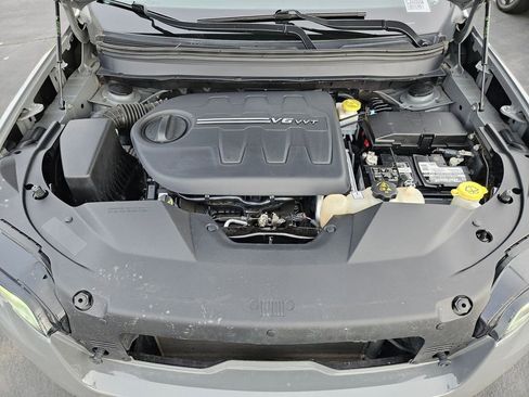 Used 2022 Jeep Cherokee Latitude Lux w/ Mopar Interior Package image 39