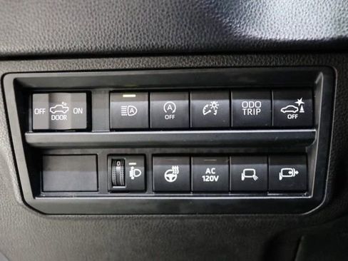 Used 2022 Toyota Tundra SR5 w/ SR5 Premium Package AWD/4WD image 20