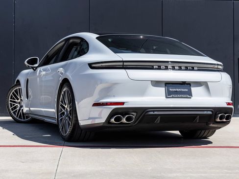Certified 2025 Porsche Panamera 4 AWD/4WD image 3