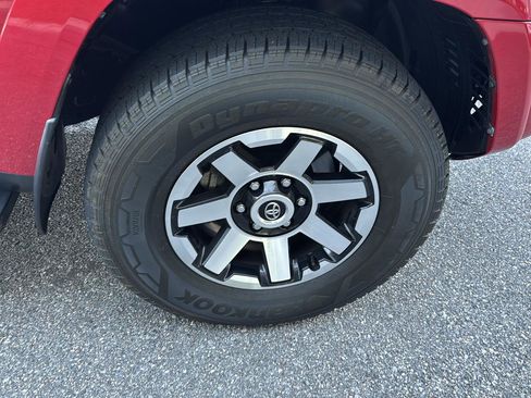 Used 2022 Toyota 4Runner TRD Off-Road image 33