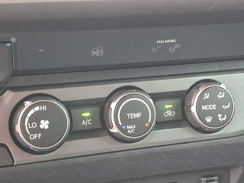 Used 2020 Toyota Tacoma TRD Sport image 15