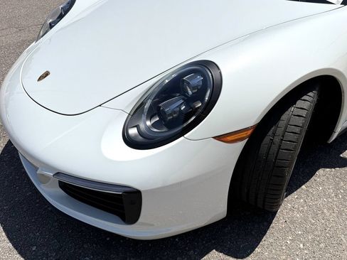 Used 2019 Porsche 911 Targa 4 AWD/4WD image 17