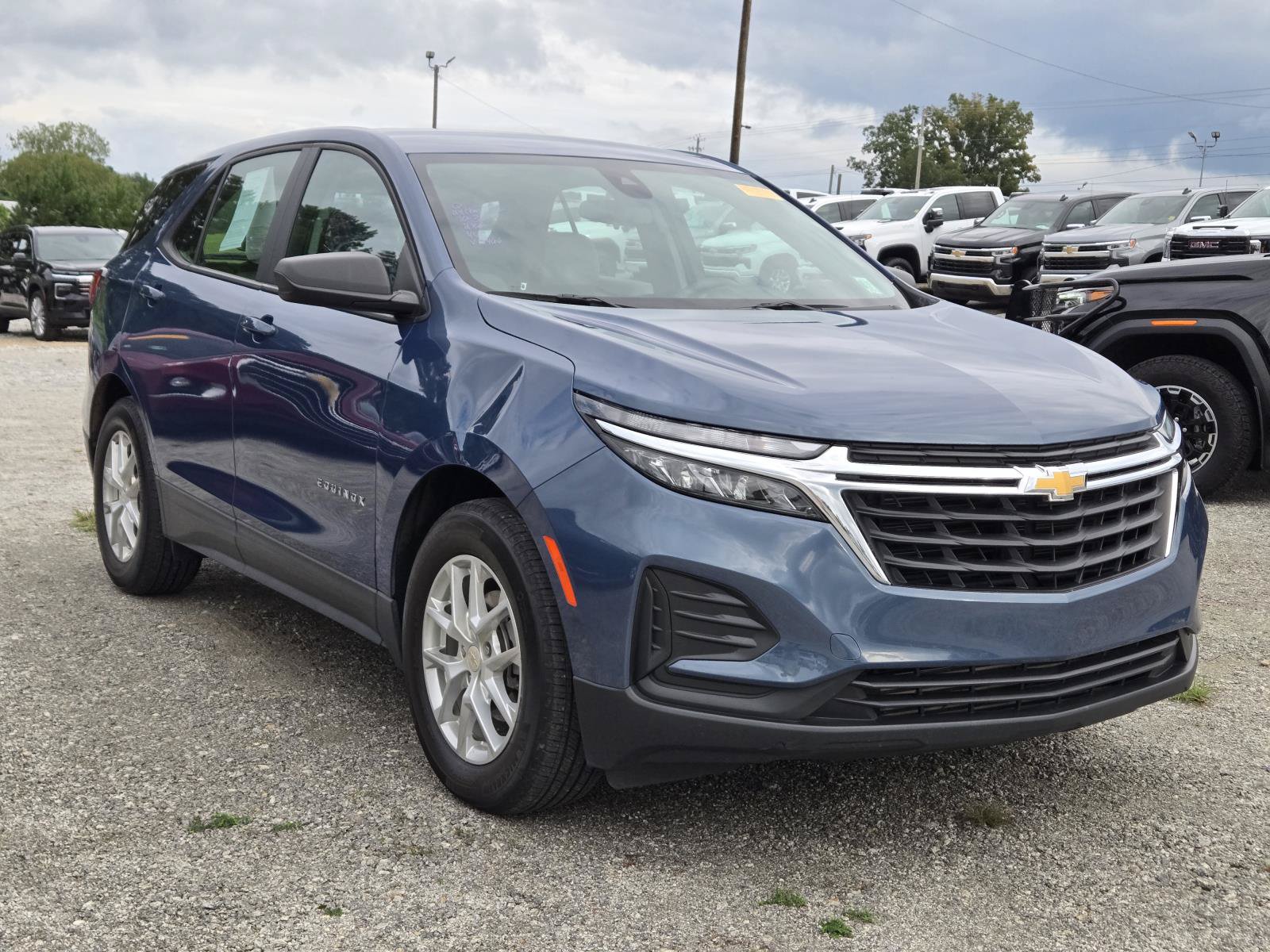 Used 2024 Chevrolet Equinox LS w/ Driver Confidence II Package FWD image 3
