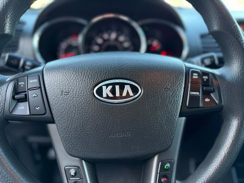 Used 2013 Kia Sorento LX FWD image 23