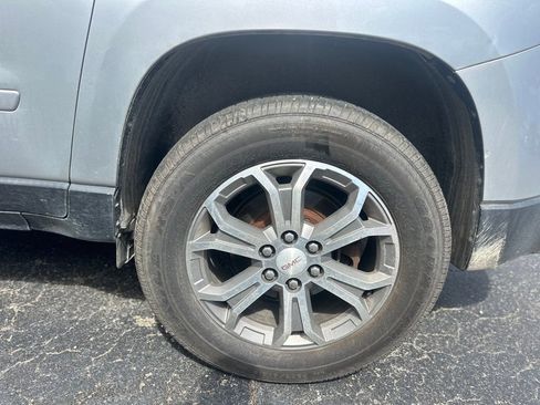 Used 2014 GMC Acadia SLT image 16