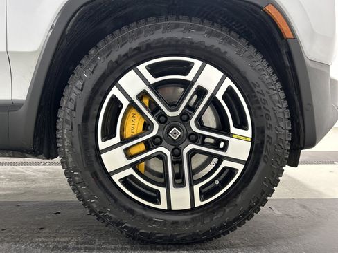 Used 2022 Rivian R1S Launch Edition image 11