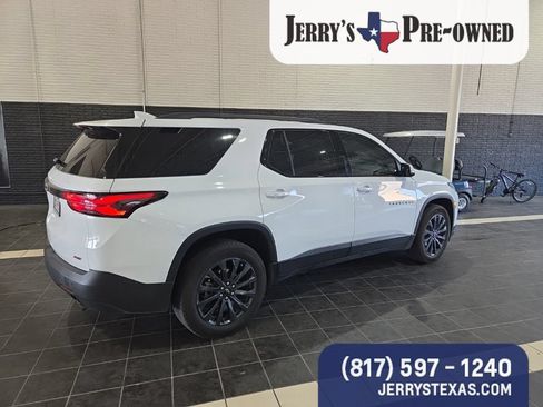 Used 2023 Chevrolet Traverse RS FWD image 5