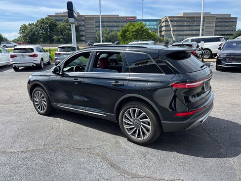 Certified 2025 Lincoln Corsair Reserve AWD/4WD image 5