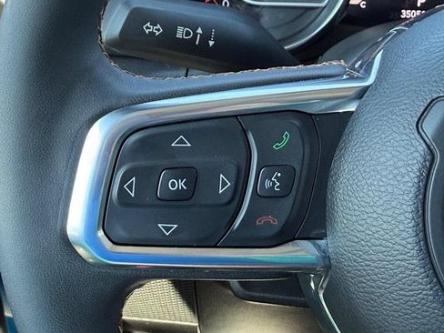 Used 2023 Jeep Gladiator Overland AWD/4WD image 15