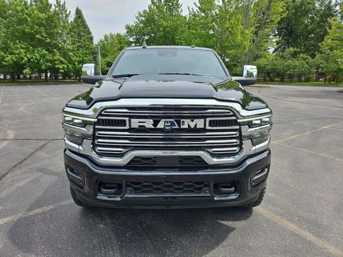 Used 2025 RAM 2500 Laramie AWD/4WD image 9