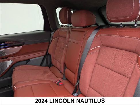Used 2024 Lincoln Nautilus Black Label AWD/4WD image 22