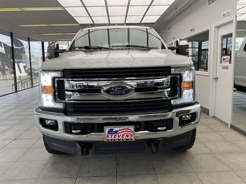 Used 2017 Ford F350 XLT w/ XLT Premium Package AWD/4WD image 2