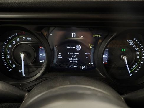 Used 2024 Jeep Wrangler Unlimited w/ Convenience Group image 29