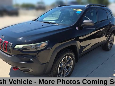 Used 2020 Jeep Cherokee Trailhawk w/ Cold Weather Group AWD/4WD image 1