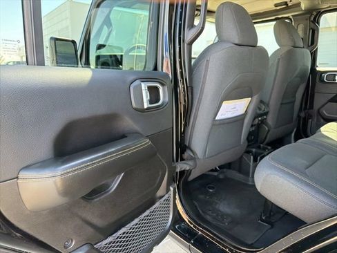 Used 2024 Jeep Wrangler Unlimited Sahara AWD/4WD image 11