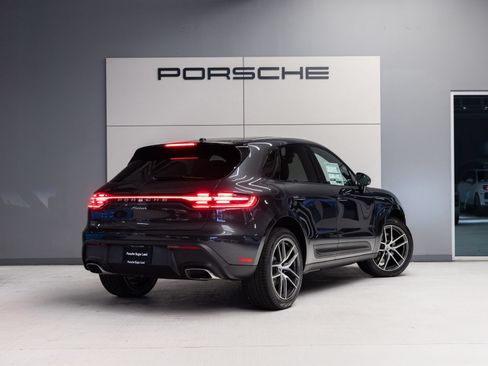 Certified 2026 Porsche Macan AWD/4WD image 7