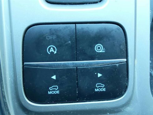 Used 2020 Ford Explorer XLT w/ Equipment Group 202A image 28