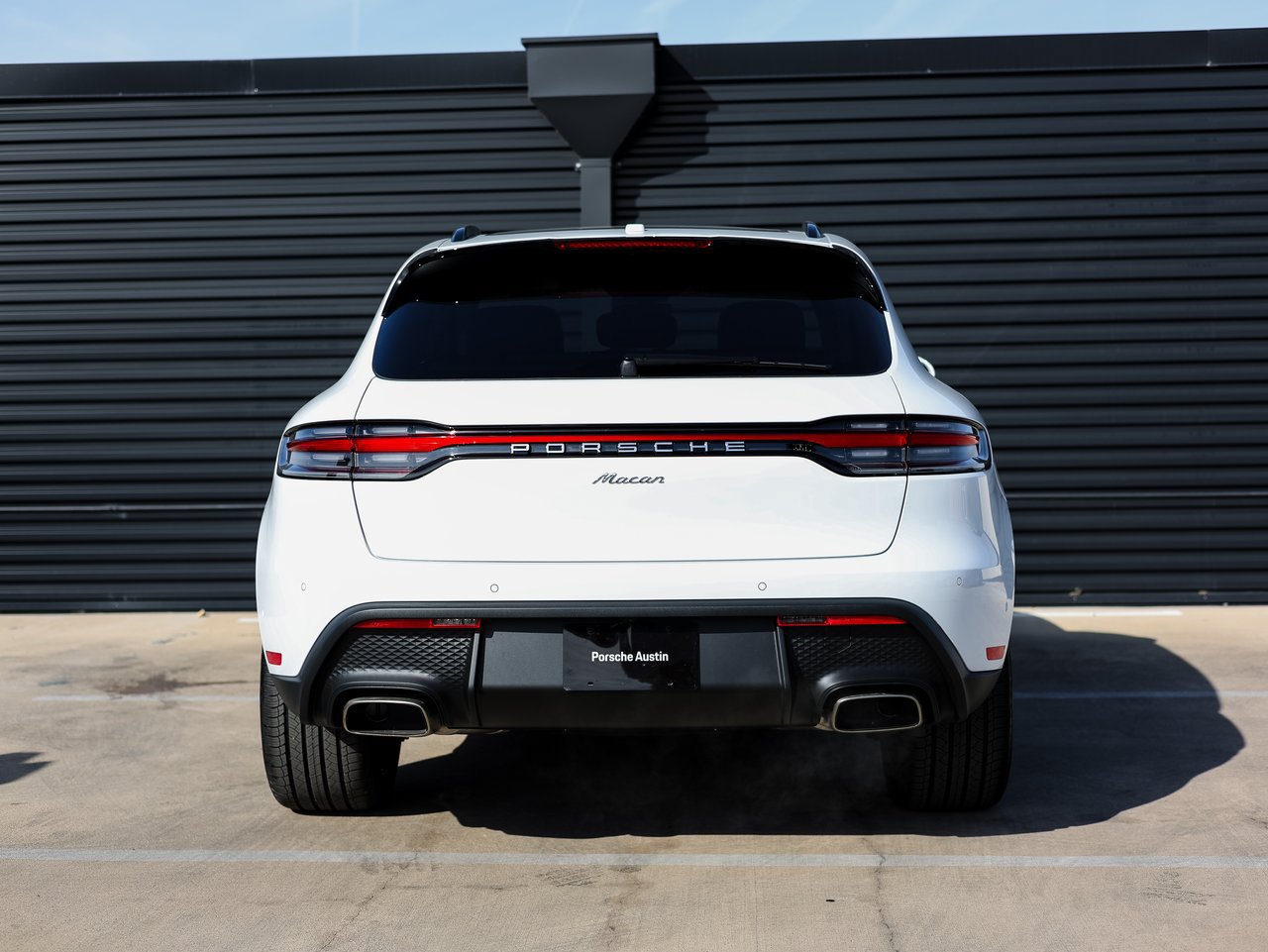 Certified 2026 Porsche Macan AWD/4WD image 6