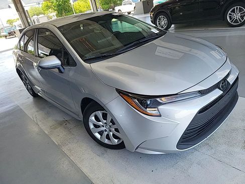 Used 2023 Toyota Corolla LE FWD image 2