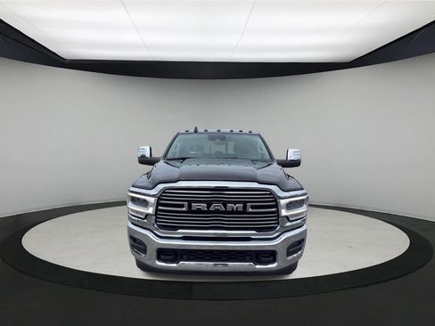 Used 2023 RAM 2500 Laramie AWD/4WD image 3