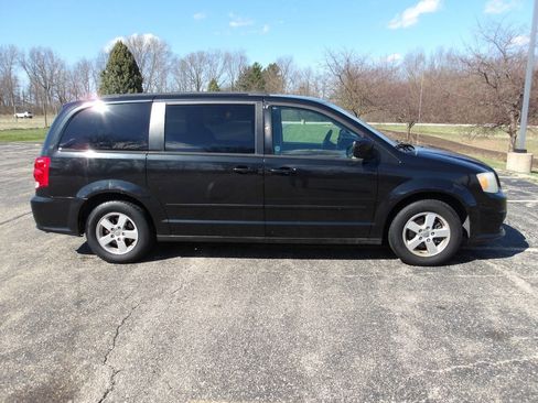Used 2012 Dodge Grand Caravan SXT FWD image 10