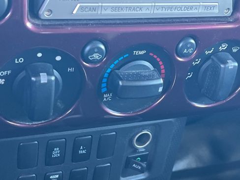 Used 2007 Toyota FJ Cruiser 4WD image 16