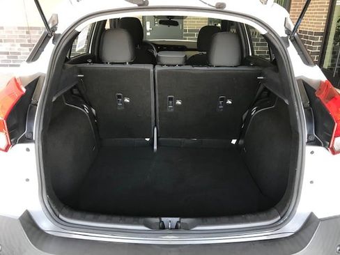 Used 2020 Nissan Kicks SV FWD image 9
