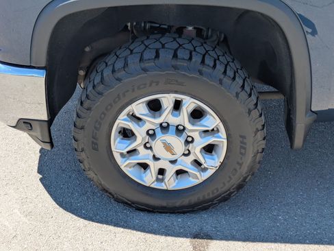 Used 2022 Chevrolet Silverado 3500 LTZ w/ LTZ Plus Package AWD/4WD image 11