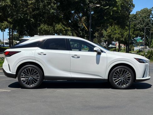 Used 2025 Lexus RX 450h AWD w/ Convenience Package image 3