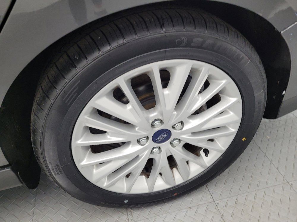 Used 2016 Ford Focus Titanium FWD image 31
