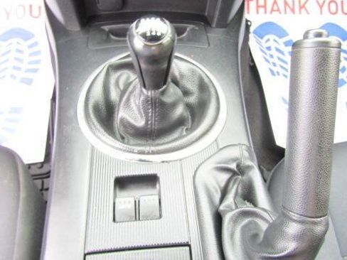 Used 2006 MAZDA MX-5 Miata Sport RWD image 12