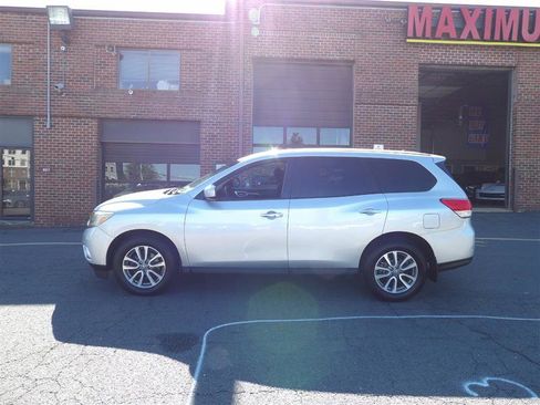 Used 2014 Nissan Pathfinder S image 4