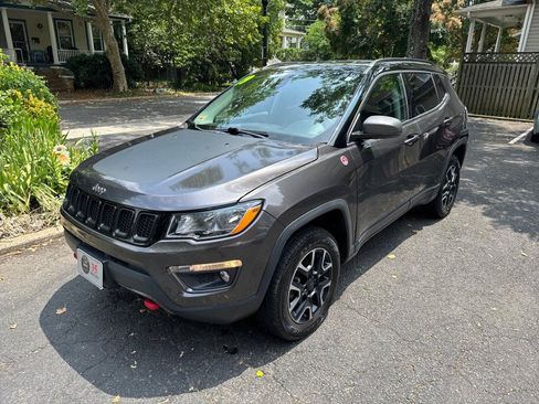 Used 2019 Jeep Compass Trailhawk AWD/4WD image 3