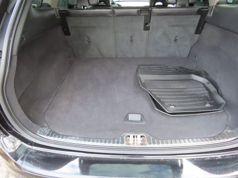 Used 2017 Volvo XC60 T5 Dynamic w/ Preferred Option Package image 17