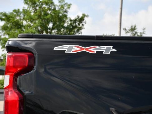 Used 2021 Chevrolet Silverado 1500 Custom w/ Rally Edition AWD/4WD image 9